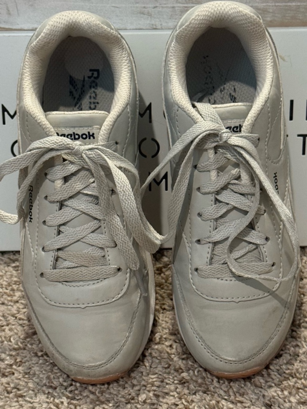Reebok Kids Sneakers in Light Grey, Size 2 Youth, GUC
